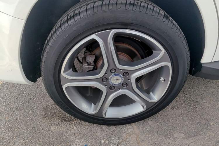 Used Mercedes-Benz GLK-Class 2015 GLK 300 4MATIC Fashion Edition Ultimate Version Right Rear Wheel Hub