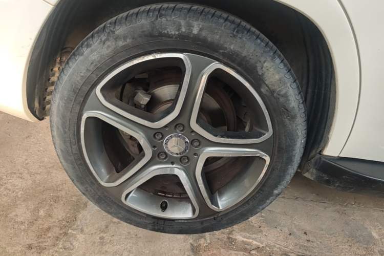Used Mercedes-Benz GLK-Class 2015 GLK 300 4MATIC Fashion Edition Ultimate Version Right Rear Wheel Hub