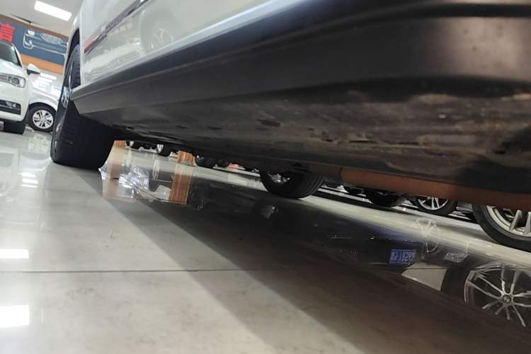Used Mercedes-Benz GLK-Class 2015 GLK 260 4MATIC Fashion Edition Ultimate Version Right Side Sill