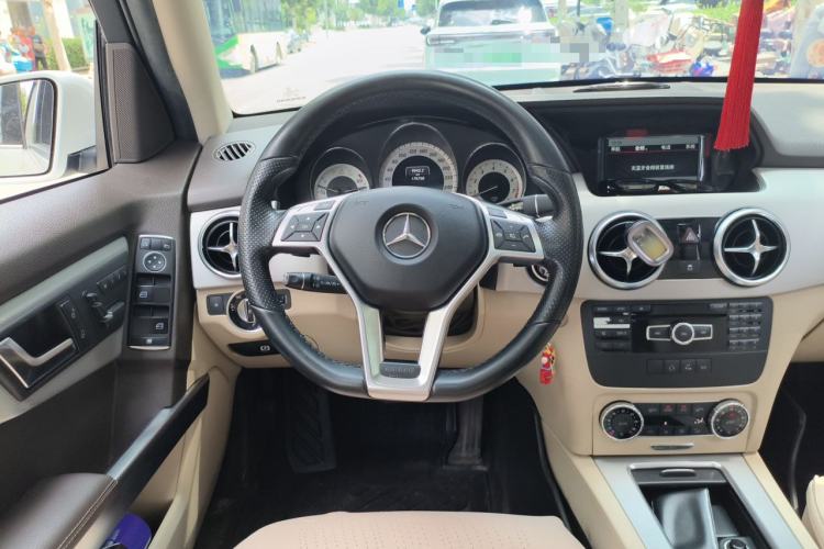 Used Mercedes-Benz GLK-Class 2015 GLK 260 4MATIC Dynamic Edition Ultimate Version Steering Wheel