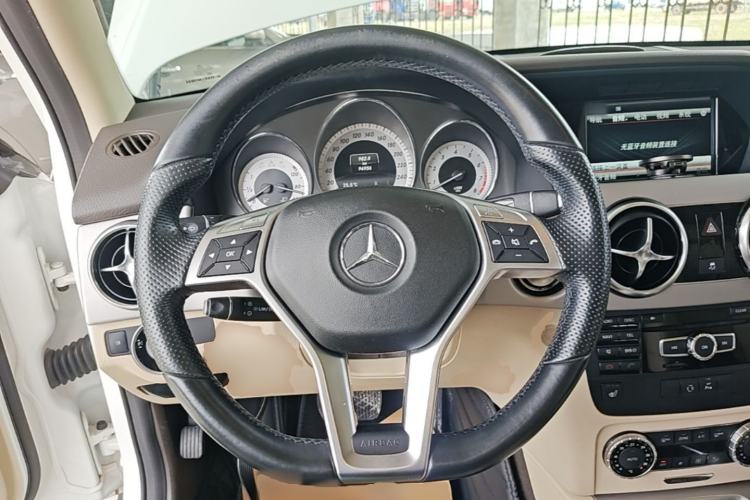 Used Mercedes-Benz GLK-Class 2015 GLK 300 4MATIC Fashion Edition Ultimate Version Steering Wheel