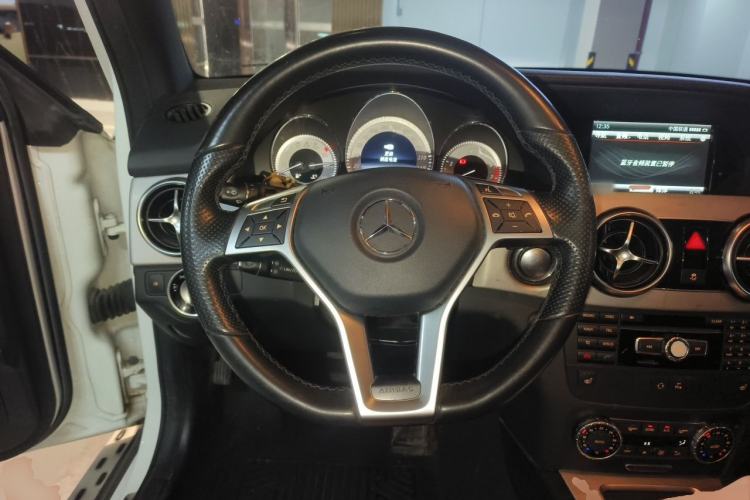 Used Mercedes-Benz GLK-Class 2015 GLK 300 4MATIC Fashion Edition Ultimate Version Steering Wheel