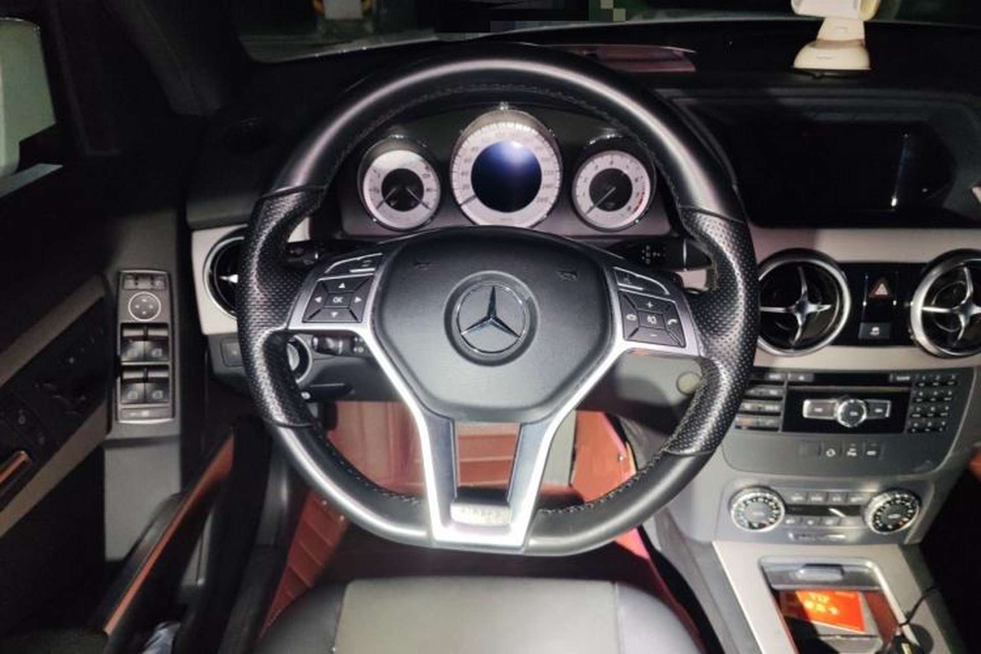 Used Mercedes-Benz GLK-Class 2015 GLK 260 4MATIC Dynamic Edition Ultimate Version Steering Wheel