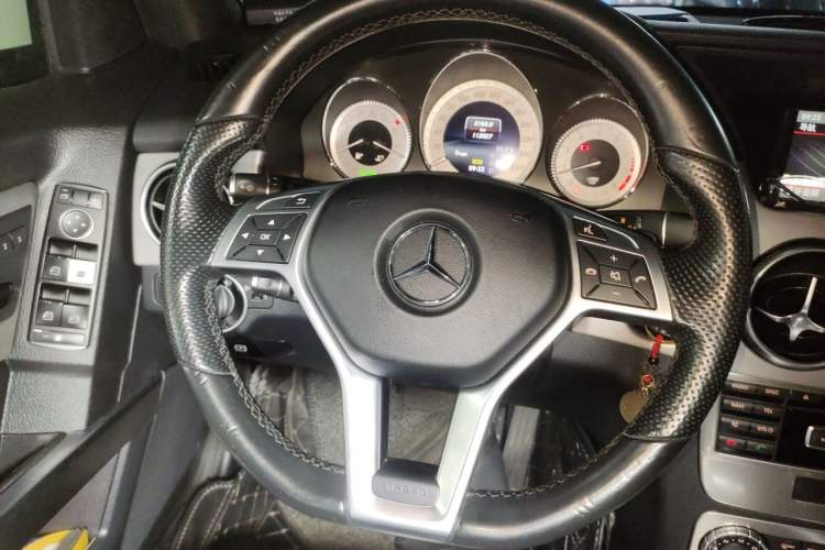 Used Mercedes-Benz GLK-Class 2015 GLK 260 4MATIC Dynamic Edition Ultimate Version Steering Wheel