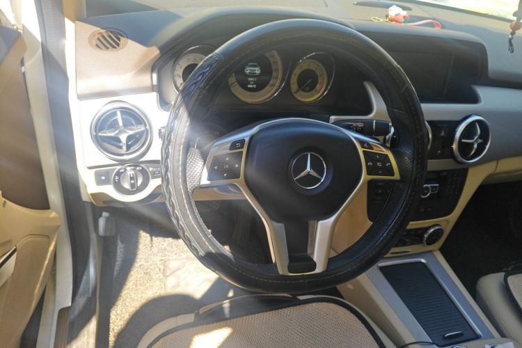 Used Mercedes-Benz GLK-Class 2015 GLK 260 4MATIC Dynamic Edition Ultimate Version Steering Wheel