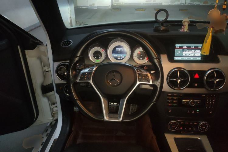 Used Mercedes-Benz GLK-Class 2015 GLK 260 4MATIC Fashion Edition Ultimate Version Steering Wheel