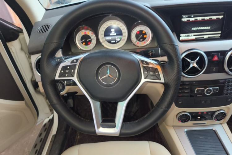 Used Mercedes-Benz GLK-Class 2015 GLK 300 4MATIC Fashion Edition Ultimate Version Steering Wheel