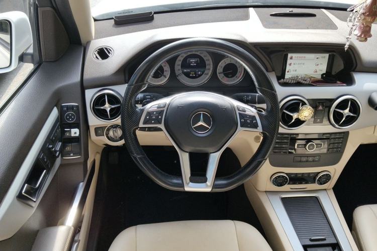 Used Mercedes-Benz GLK-Class 2015 GLK 260 4MATIC Dynamic Edition Ultimate Version Steering Wheel