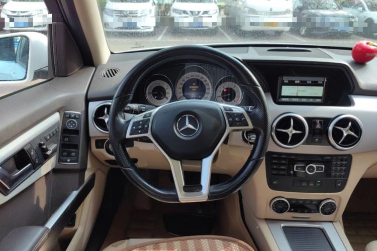 Used Mercedes-Benz GLK-Class 2015 GLK 260 4MATIC Fashion Edition Ultimate Version Steering Wheel