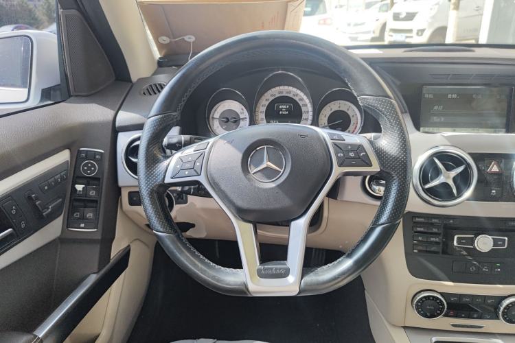 Used Mercedes-Benz GLK-Class 2015 GLK 260 4MATIC Dynamic Edition Ultimate Version Steering Wheel