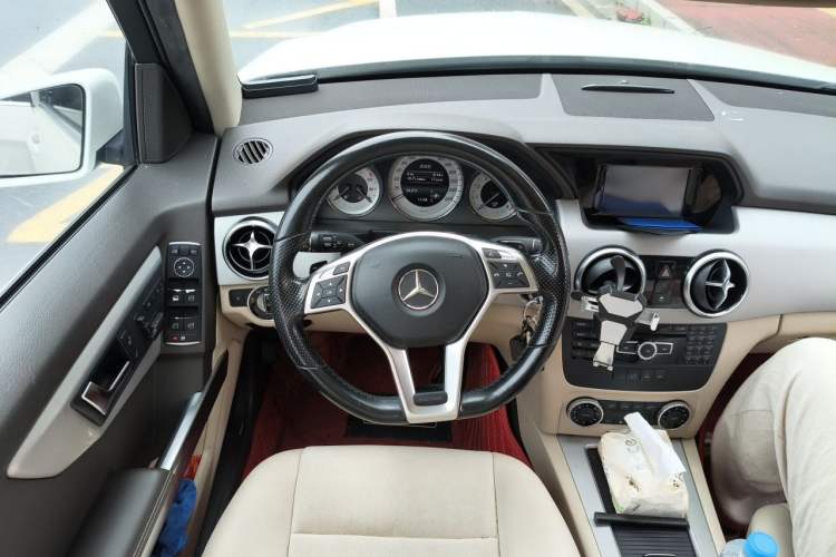 Used Mercedes-Benz GLK-Class 2015 GLK 260 4MATIC Dynamic Edition Ultimate Version Steering Wheel