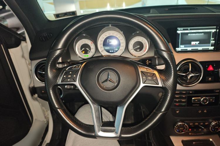Used Mercedes-Benz GLK-Class 2015 GLK 300 4MATIC Fashion Edition Ultimate Version Steering Wheel
