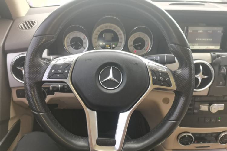 Used Mercedes-Benz GLK-Class 2015 GLK 260 4MATIC Dynamic Edition Ultimate Version Steering Wheel