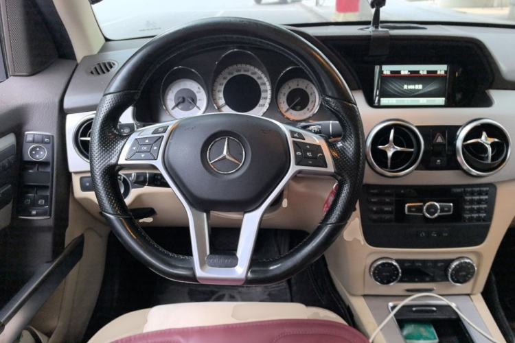 Used Mercedes-Benz GLK-Class 2015 GLK 260 4MATIC Dynamic Edition Ultimate Version Steering Wheel