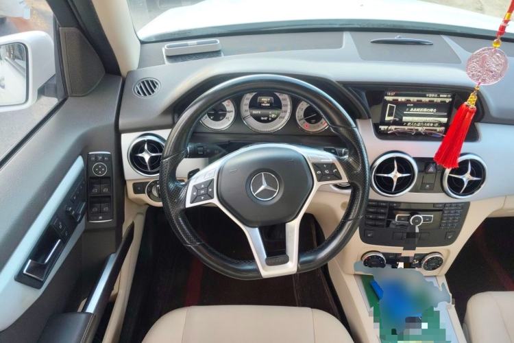 Used Mercedes-Benz GLK-Class 2015 GLK 300 4MATIC Fashion Edition Ultimate Version Steering Wheel