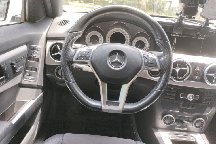 Used Mercedes-Benz GLK-Class 2015 GLK 260 4MATIC Dynamic Edition Ultimate Version Steering Wheel
