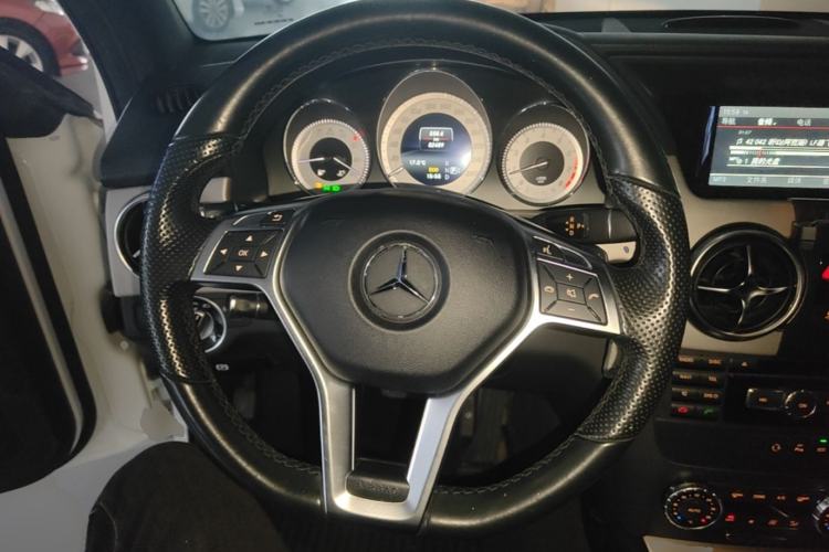 Used Mercedes-Benz GLK-Class 2015 GLK 260 4MATIC Dynamic Edition Ultimate Version Steering Wheel