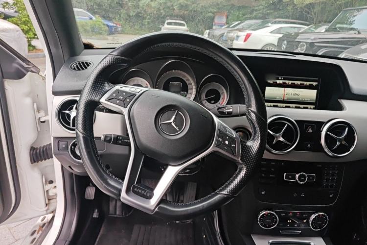 Used Mercedes-Benz GLK-Class 2015 GLK 300 4MATIC Fashion Edition Ultimate Version Steering Wheel