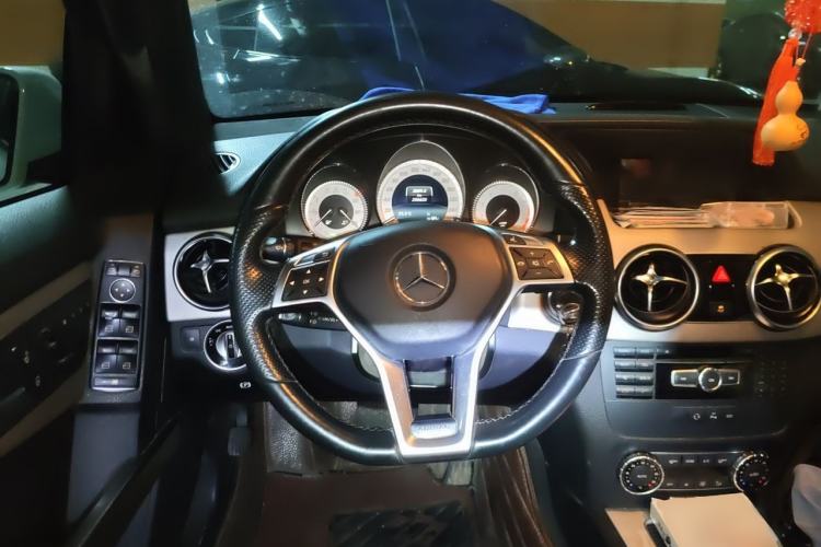 Used Mercedes-Benz GLK-Class 2015 GLK 260 4MATIC Dynamic Edition Ultimate Version Steering Wheel