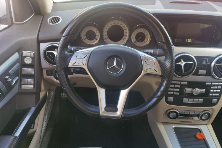 Used Mercedes-Benz GLK-Class 2015 GLK 300 4MATIC Fashion Edition Ultimate Version Steering Wheel
