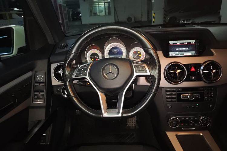 Used Mercedes-Benz GLK-Class 2015 GLK 260 4MATIC Fashion Edition Ultimate Version Steering Wheel