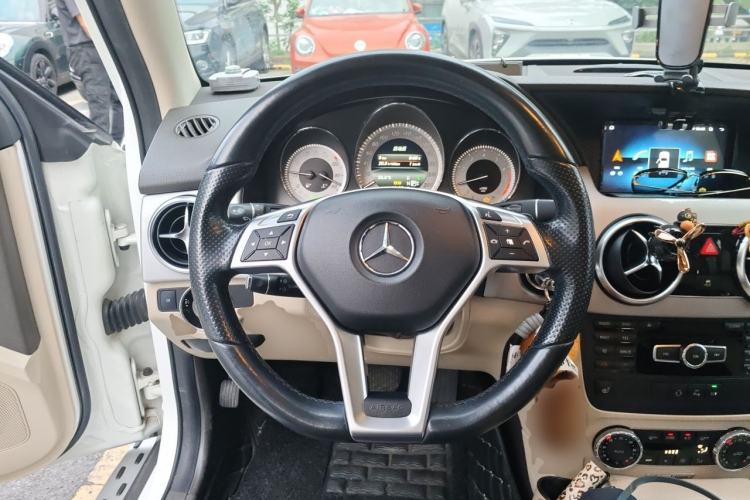 Used Mercedes-Benz GLK-Class 2015 GLK 260 4MATIC Fashion Edition Ultimate Version Steering Wheel
