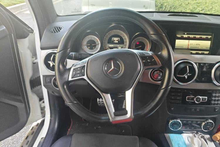 Used Mercedes-Benz GLK-Class 2015 GLK 300 4MATIC Fashion Edition Ultimate Version Steering Wheel