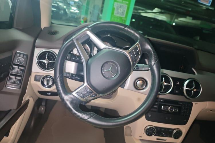 Used Mercedes-Benz GLK-Class 2015 GLK 300 4MATIC Fashion Edition Ultimate Version Steering Wheel
