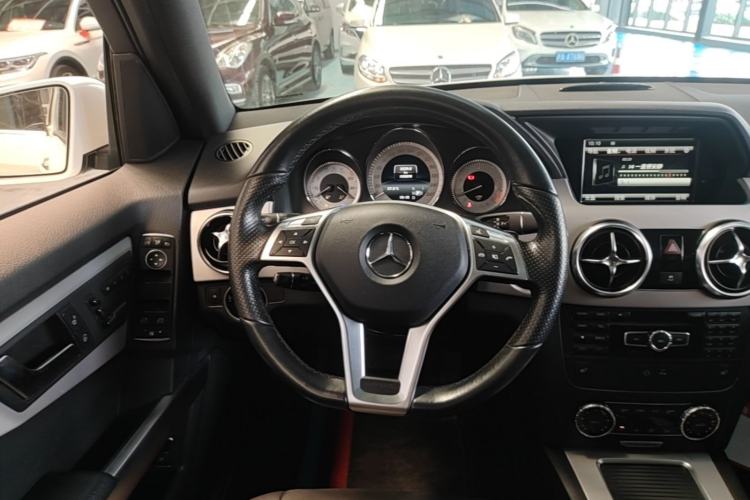 Used Mercedes-Benz GLK-Class 2015 GLK 300 4MATIC Fashion Edition Ultimate Version Steering Wheel