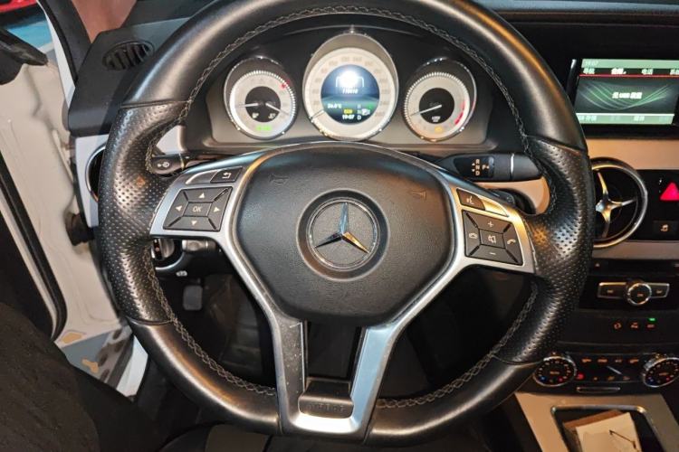 Used Mercedes-Benz GLK-Class 2015 GLK 260 4MATIC Dynamic Edition Ultimate Version Steering Wheel