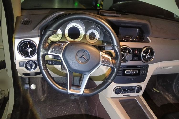 Used Mercedes-Benz GLK-Class 2015 GLK 260 4MATIC Dynamic Edition Ultimate Version Steering Wheel