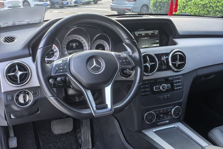 Used Mercedes-Benz GLK-Class 2015 GLK 260 4MATIC Dynamic Edition Ultimate Version Steering Wheel