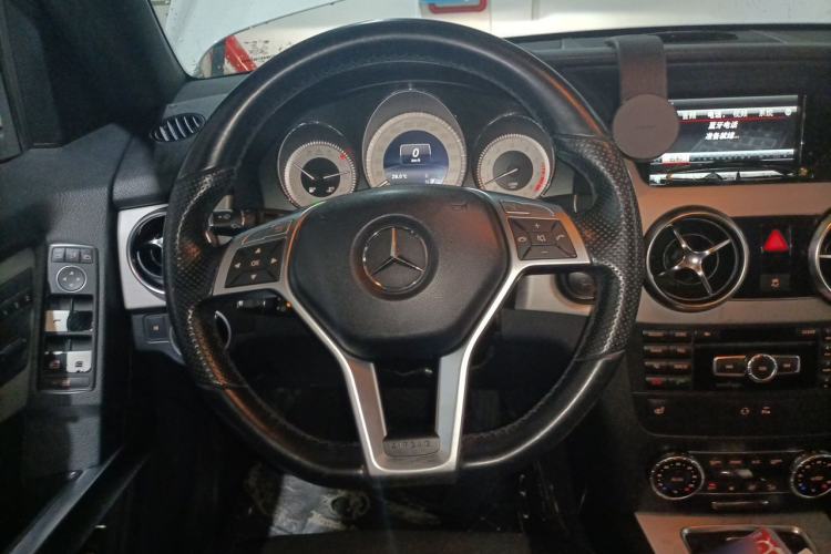 Used Mercedes-Benz GLK-Class 2015 GLK 300 4MATIC Fashion Edition Ultimate Version Steering Wheel