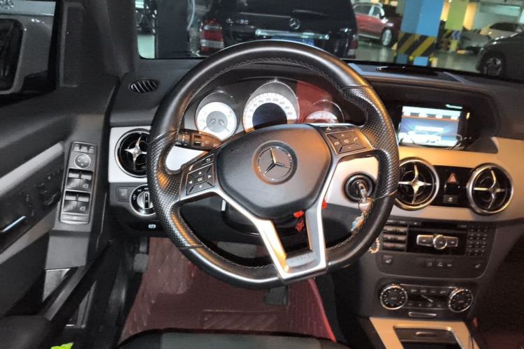 Used Mercedes-Benz GLK-Class 2015 GLK 260 4MATIC Fashion Edition Ultimate Version Steering Wheel
