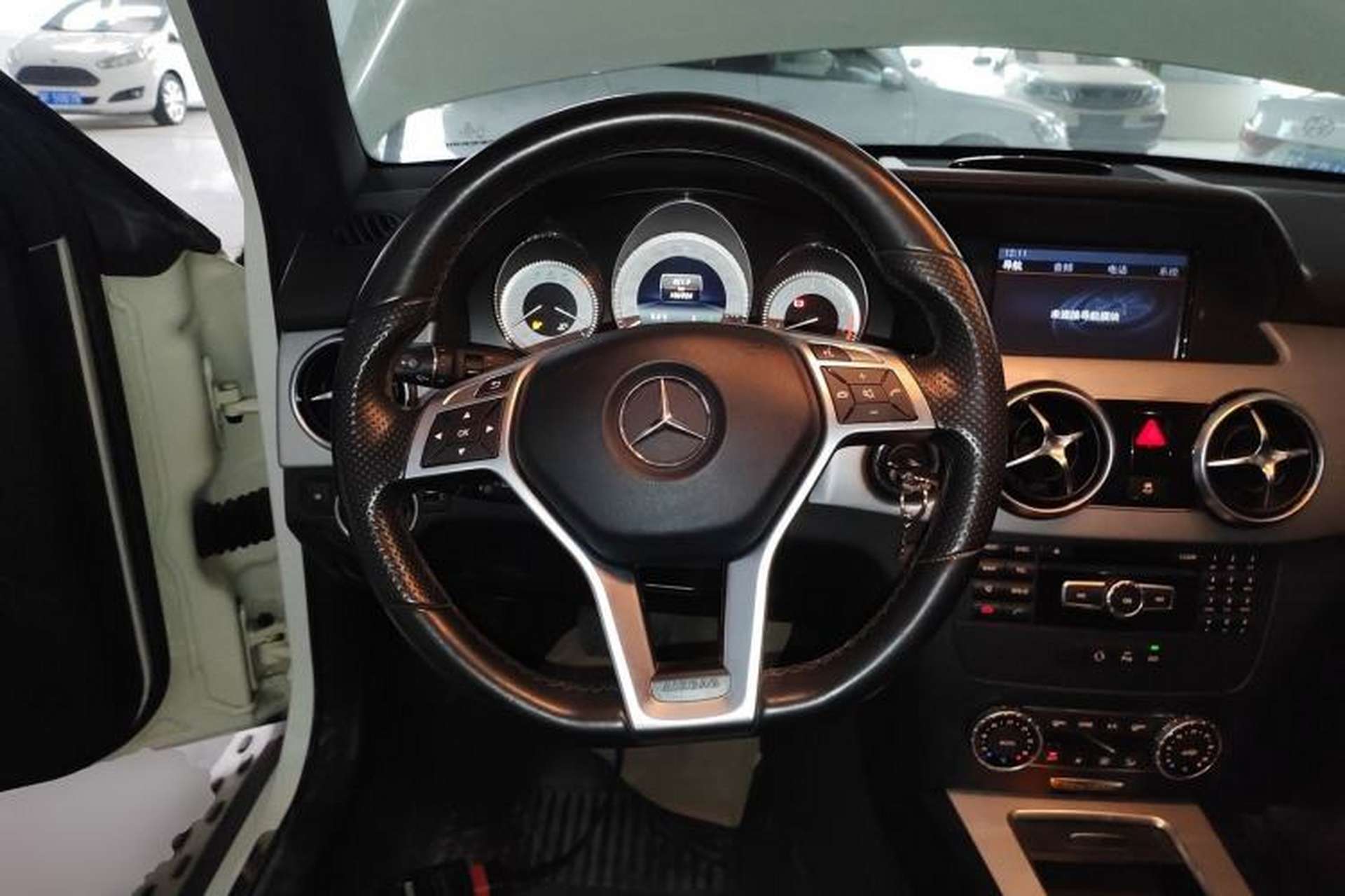 Used Mercedes-Benz GLK-Class 2015 GLK 260 4MATIC Dynamic Edition Ultimate Version Steering Wheel