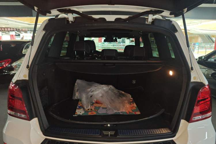 Used Mercedes-Benz GLK-Class 2015 GLK 300 4MATIC Fashion Edition Ultimate Version Trunk
