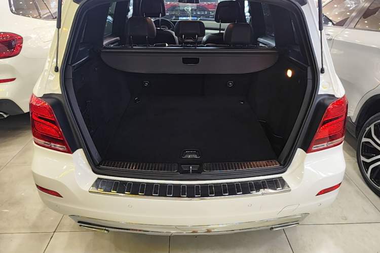 Used Mercedes-Benz GLK-Class 2015 GLK 260 4MATIC Fashion Edition Ultimate Version Trunk