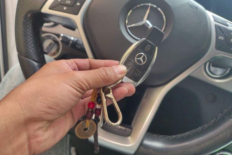 Used Mercedes-Benz GLK-Class 2015 GLK 300 4MATIC Fashion Edition Ultimate Version Vehicle Key