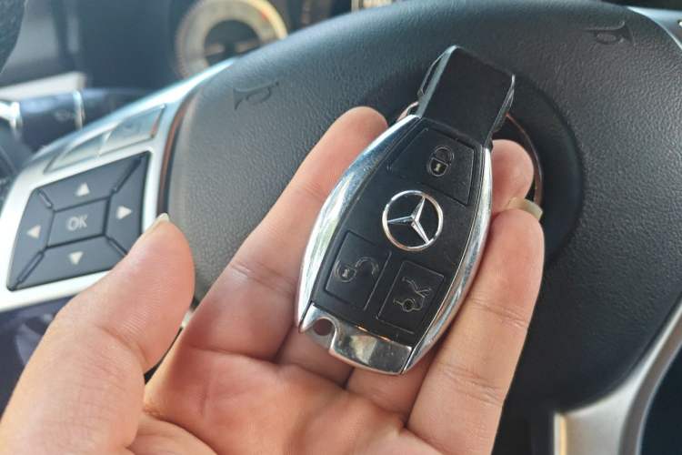 Used Mercedes-Benz GLK-Class 2015 GLK 300 4MATIC Fashion Edition Ultimate Version Vehicle Key