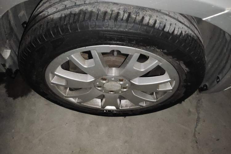 Used Mercedes-Benz GLK-Class  Right Front Wheel Hub