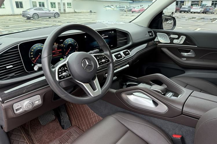 Used Mercedes-Benz GLS 2020 GLS 450 4MATIC Dynamic Edition Interior 2