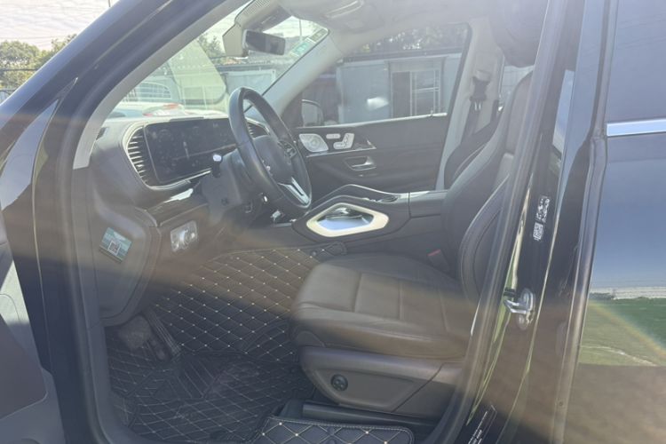 Used Mercedes-Benz GLS 2020 GLS 450 4MATIC Dynamic Edition Interior 2