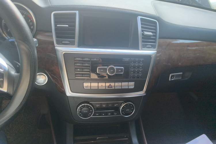 Used Mercedes-Benz GLS  Audio And AC Panel