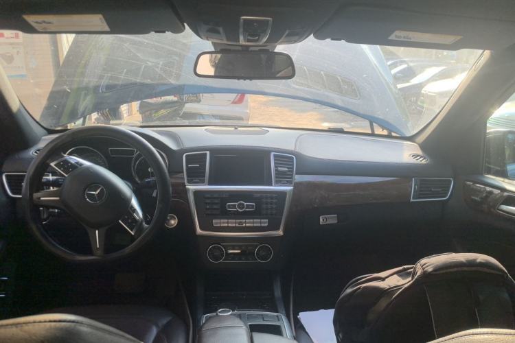 Used Mercedes-Benz GLS  Center Console