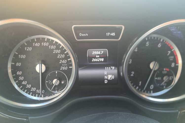 Used Mercedes-Benz GLS  Odometer Close Up