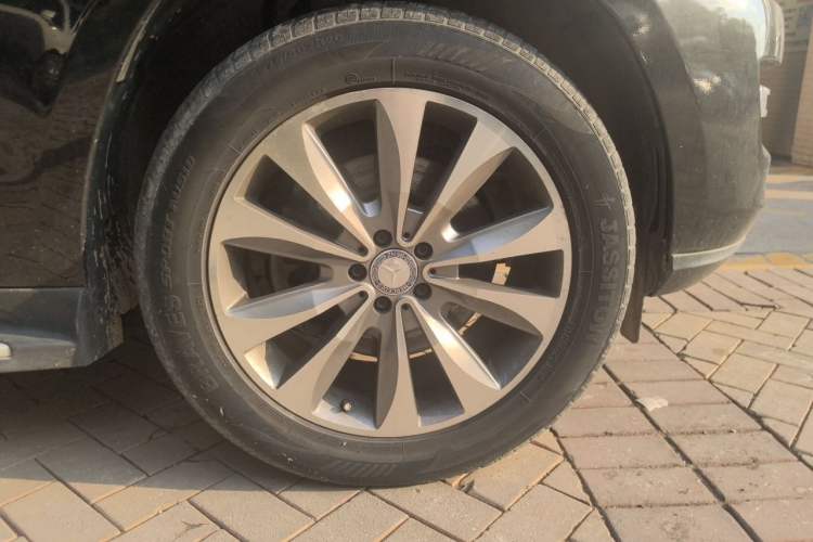 Used Mercedes-Benz GLS  Right Front Wheel Hub