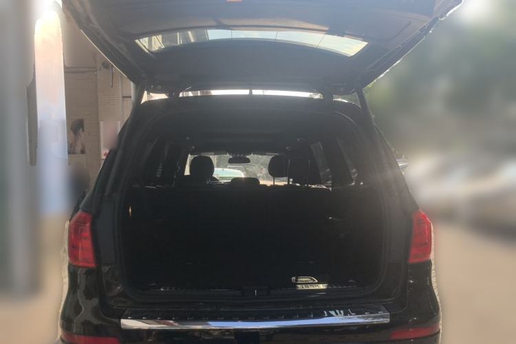 Used Mercedes-Benz GLS  Trunk