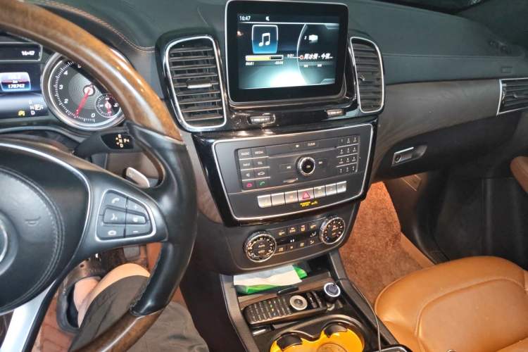 Used Mercedes-Benz GLS 2016 GLS 400 4MATIC Luxury Model Audio And AC Panel