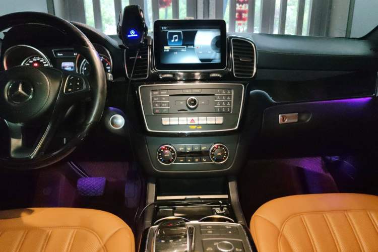 Used Mercedes-Benz GLS  Audio And AC Panel