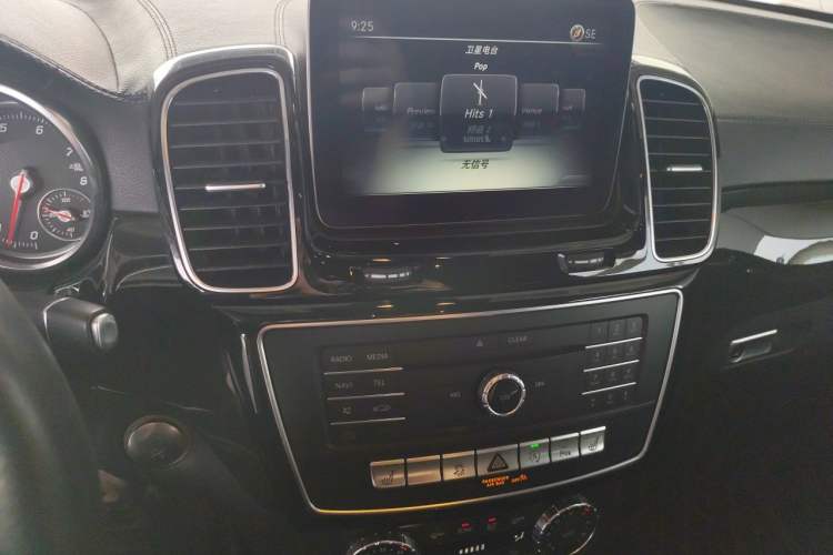 Used Mercedes-Benz GLS  Audio And AC Panel
